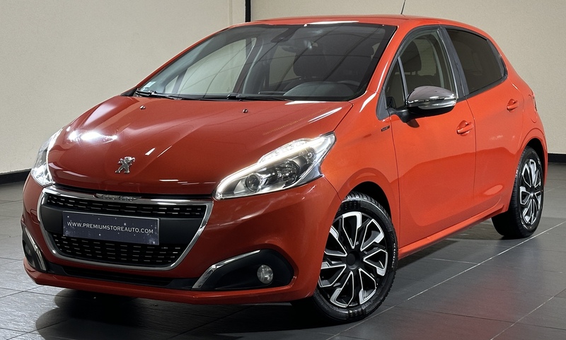 PEUGEOT 208 I Phase 2 5 Portes 1.5 Blue HDi S&S 100 cv moteur 68000 km